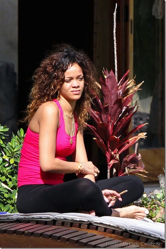 rihanna-smoking-weed-spandex-11
