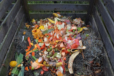 para el compostero podemos utilizar cualquier resto de materiales vegetales