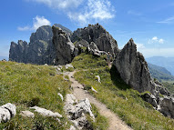 The trail to the peak of Monte Alben