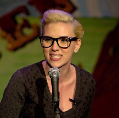 scarlett johansson glasses