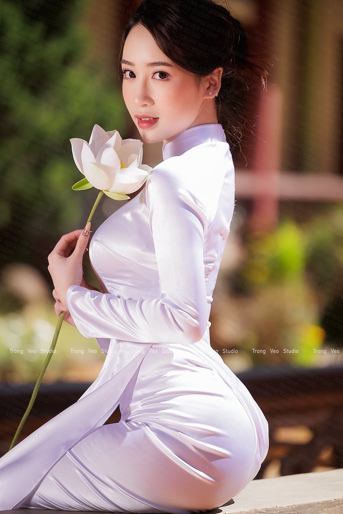 Ngắm bộ ảnh gái xinh Uyen Nguyen mặc áo dài xinh xắn làm xao xuyến triệu trái tim - 12