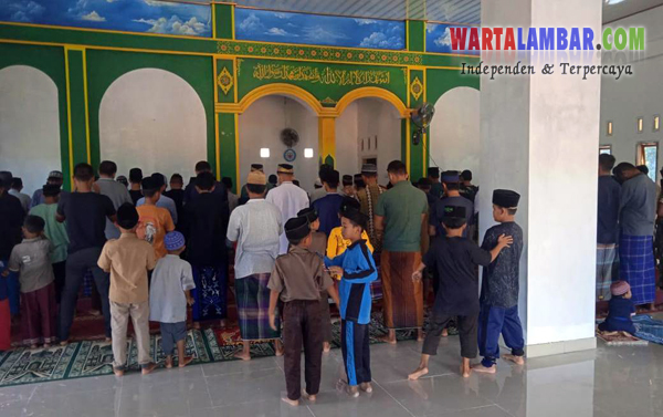 Ibadah di Masjid Baitunnajah Semakin Nyaman Setelah Direhab oleh Satgas TMMD Ke-113