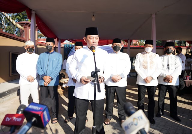 Serahkan Hewan Kurban, Kapolri: Bentuk Keikhlasan Wujudkan Personel yang Presisi