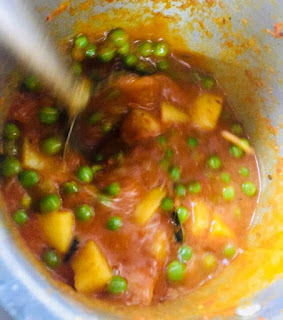 peas-potato-(mutter-aloo)-sabzi-step-2(15)