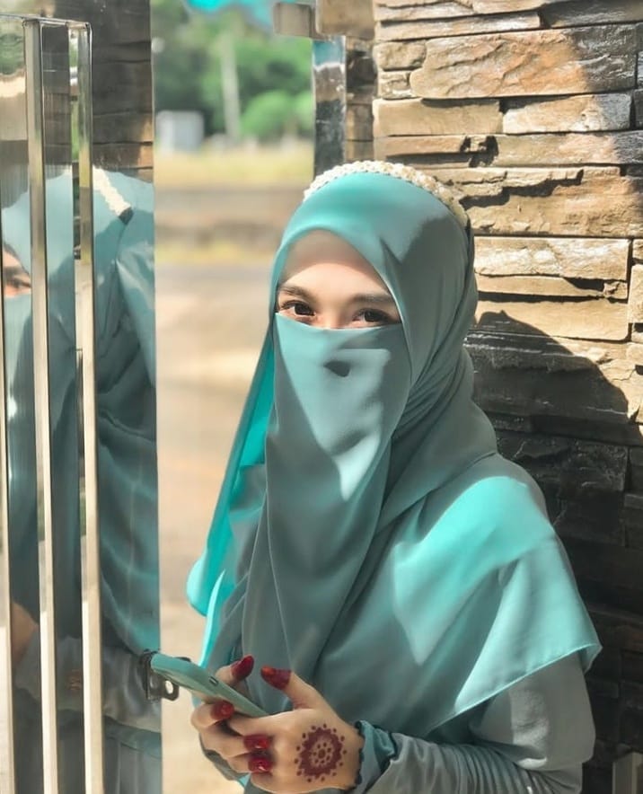 Hijab Girl DP