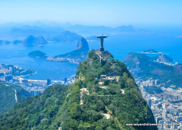 Cristo and Sugarloaf helicopter view