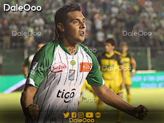 José Alfredo Castillo celebra el gol que le dio el triunfo a Oriente Petrolero sobre Destroyers - DaleOoo