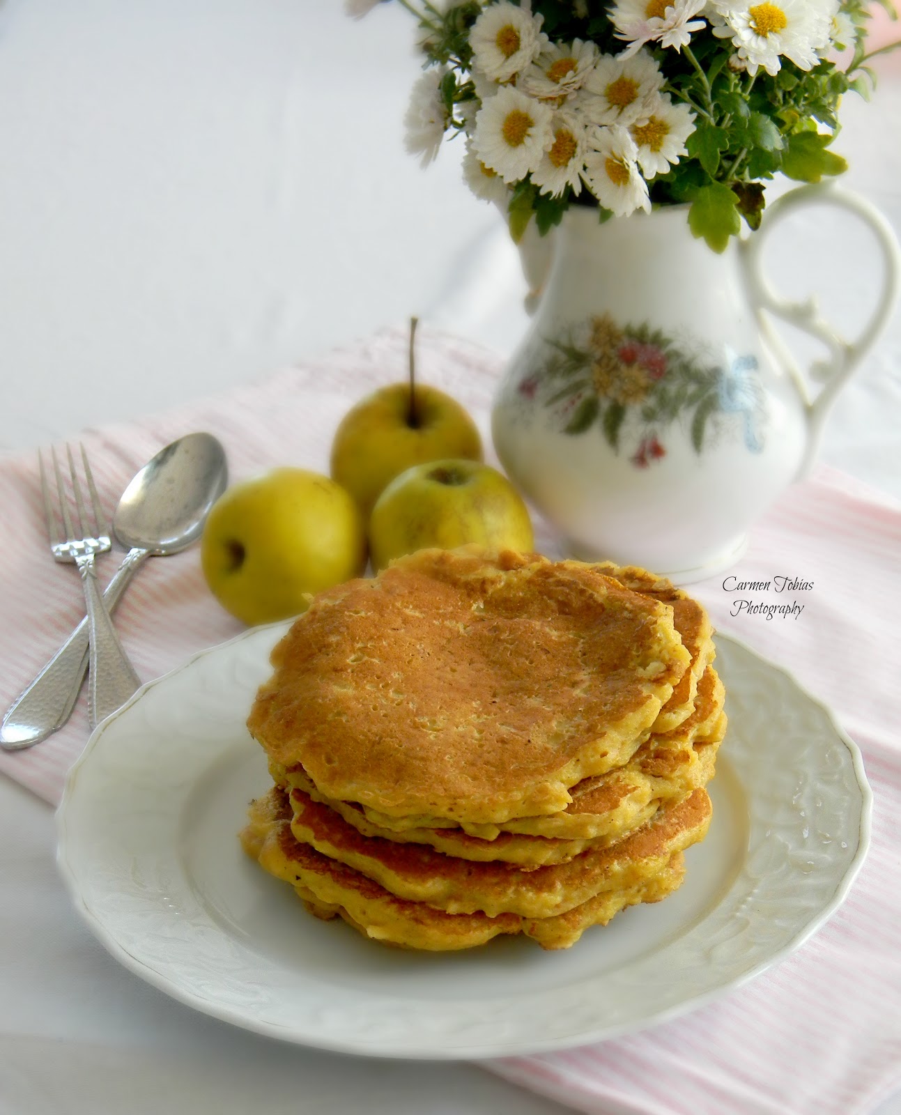 Pancakes Cu Mere Carmen Tobias