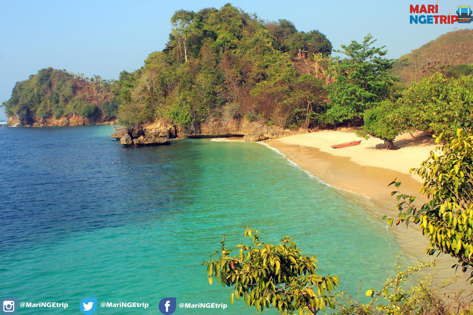 PESONA PANTAI TIGA WARNA MALANG PANTAI BEBAS SAMPAH 