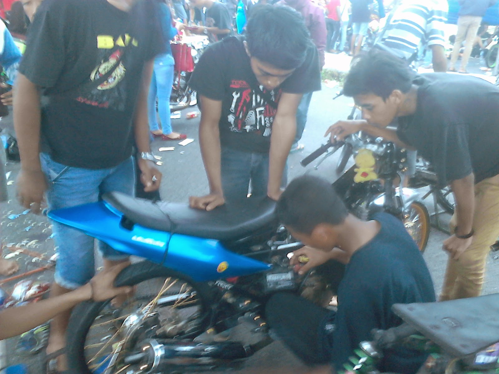 CeMeT Garage Motor Harian Di Pakai Di Event DragBike Resmi Why