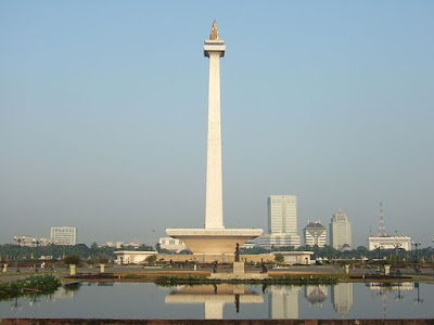 Monumen Nasional ( MONAS )