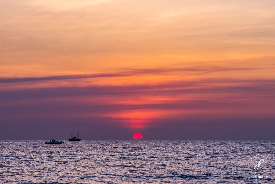 Darwin, NT - Man Travels 40,000km Around Australia and Brings Back These Stunning Photos