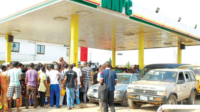 #FuelHikePrice: Panick Buying Hit Lagos Petrol Stations