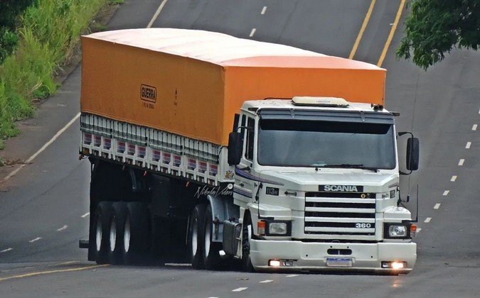 Há mesmo risco de acidente com carreta arqueada no tombador? - Blog do  Caminhoneiro