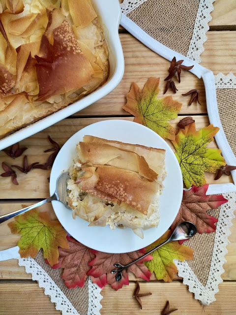 Receta de tarta de higos con queso y masa filo. Postre de otoño. Fácil, rico, cremoso, con horno. Cuca