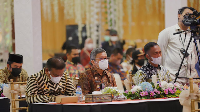 Taufan Pawe Terima Penghargaan TPAKD Terbaik di Toraja Highland Festival 