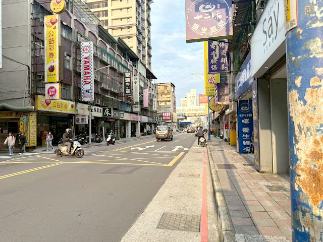 租- GK5871近思源復興聚財金店面               特色說明1. 近學校、公園、捷運 2. 近台北醫院、商家多  3. 路邊醒目店面，地點佳 4. 診所、藥局、通訊行最愛