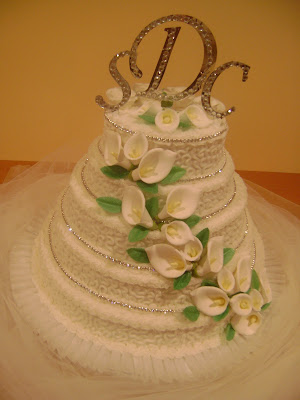 Calla lily wedding cake and favor