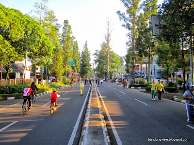 CFD Dago sekitar jam 6.00 masih lengang