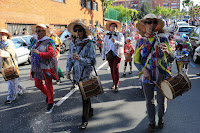 bajada de disfraces de las fiestas de Lutxana