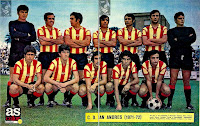 C. D. SAN ANDRÉS - Barcelona, España - Temporada 1971-72 - Comas, Mur, Doménech, Riera, Laredo, Tovar, Hernández; Serena, Puig-Viñeta, Feliu, Martín y Patro - 10º clasificado en la Liga de 2ª División, con Luis Aloy de entrenador. En la foto aparece Ángel Mur hijo, al igual que su padre, masajista del F. C. Barcelona  y de la Selección española durante muchos años