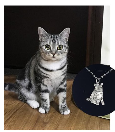 Get Appealing Art Work Designs With Cat Pendant Necklaces