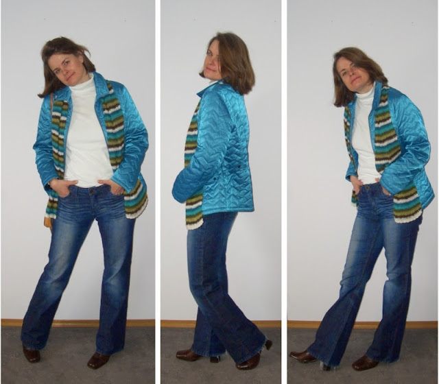 Steppjacke in Petrol plus "stumpfe" Stiefeletten