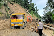 Bencana Alam Tanah Longsor di Kecamatan Syiah Utama Mengakibatkan Akses Jalan Tidak Dapat Dilewati 