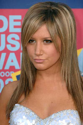 Ashley Tisdale - Famous Celebrities duckfaces