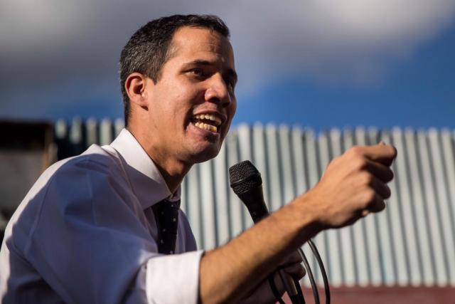 Guaidó: extiende su mano a miembros de Fuerza Armada para alzar la voz en contra el “usurpador”.