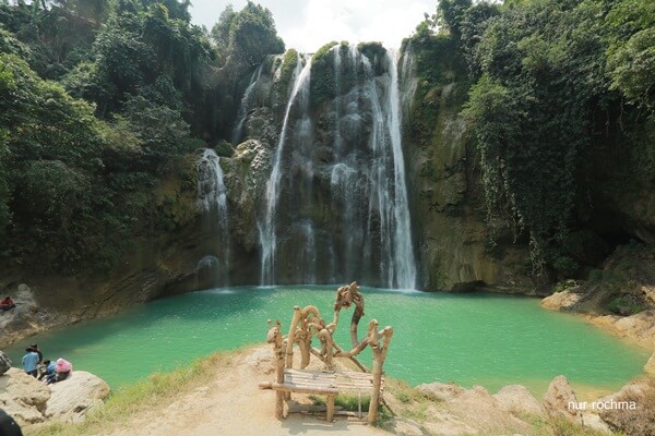 air terjun nglirip