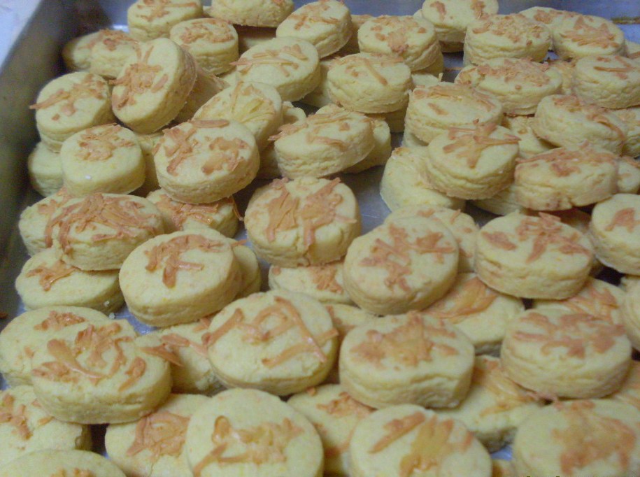 My Kitchen Diary: BISKUT JALINAN KEJU