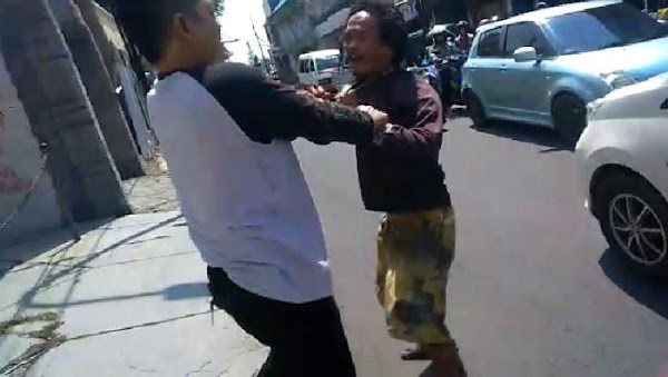 Detik-detik Polisi dan Warga Tangkap Perobek Al Qur'an di Tasikmalaya