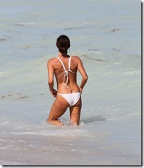 Gabrielle-Anwar-White-Bikini-Pictures-In-Miami-At-The-Beach-09