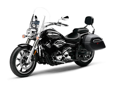 Yamaha_V-Star_950_Tourer_2012_1280x960_Metallic_Black_04