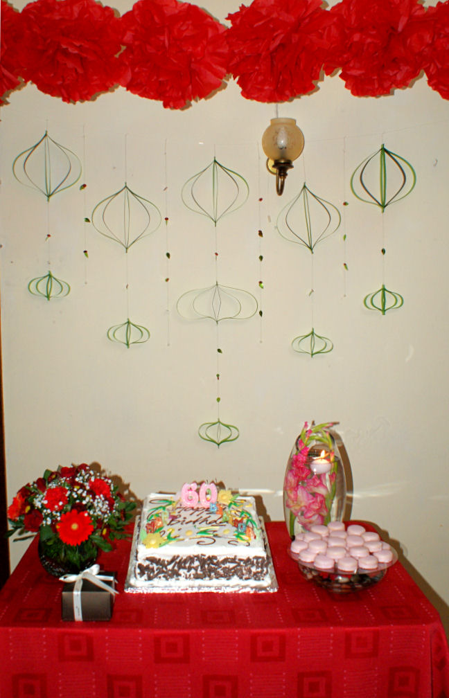 L Atelier Red Green birthday  cake  table  decor 