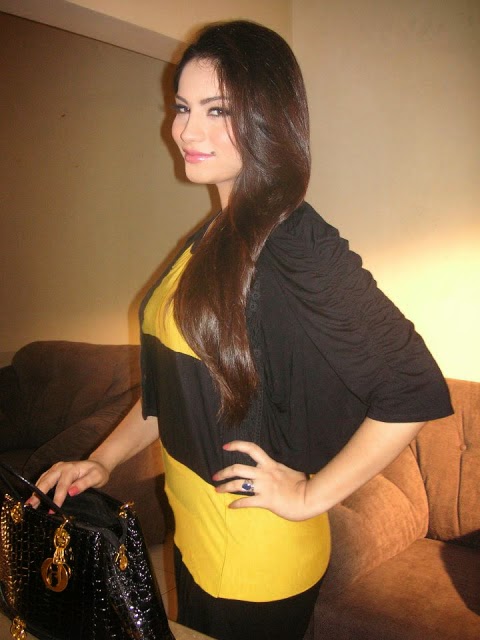 Neelam-Muneer-Beautiful-Photos-New-Pictures-Gallery-Hd-Wallpapers-2014-Pakistani-Actress-Neelam-Muneer-cute-images