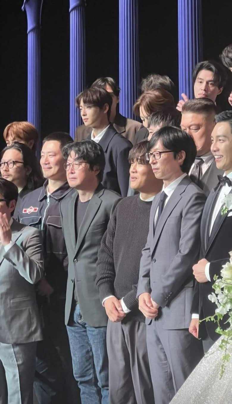 Celebridades surcoreanas, Yoo Jae Suk y Lee Soo Geun, asisten a la boda de Lee Seung Gi y Lee Da In