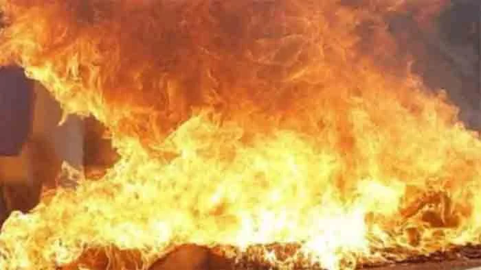 22 houses gutted, 4 injured after massive fire breaks out in Srinagar’s Noorbagh,  Srinagar, News, Burnt, Injured, Police, Fire, National