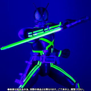 Bandai SH Figuarts Kamen Rider Kaixa with Glowing Stage