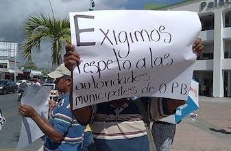 Manifestación de estudiantes en Ayuntamiento OPB contra Othoniel por cierre de Albergue