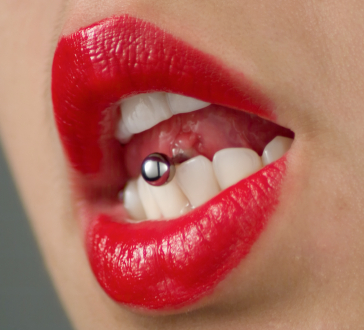 Piercing Langue - Tongue Piercing - Feeling Tattoo Piercing