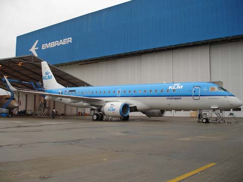 KLM optou por aviões da Embraer para substituir seus Fokker