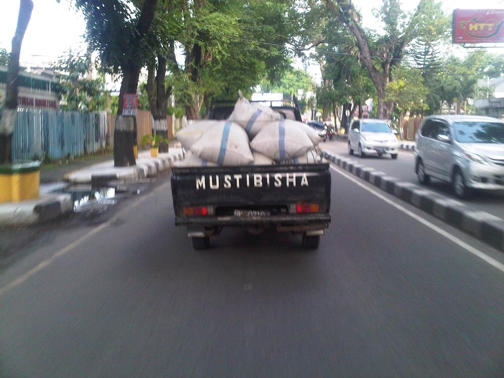 BingungBosan GambarBingung Tulisan lucu dibelakang bak Truk 