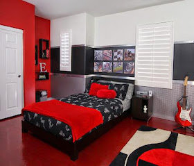 Model desain kamar dominasi warna merah