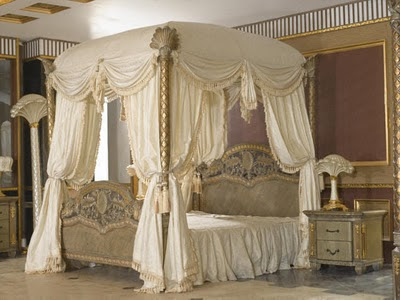 Furniture  Beds on Antique Furniture Reproduction   Italian Classic Furniture    Royal