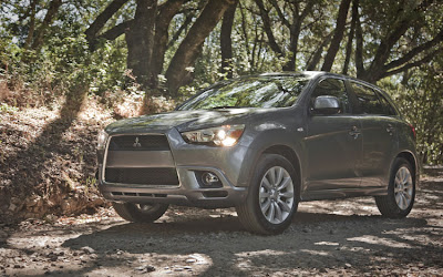 2011 Mitsubishi Outlander Sport SE Pictures