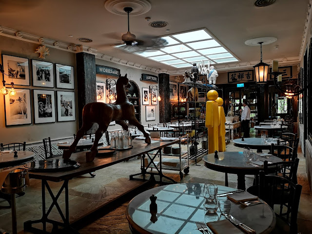 The English House - dining area