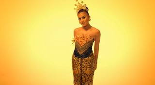 Artis Indonesia Pakai Baju Tanpa Bra