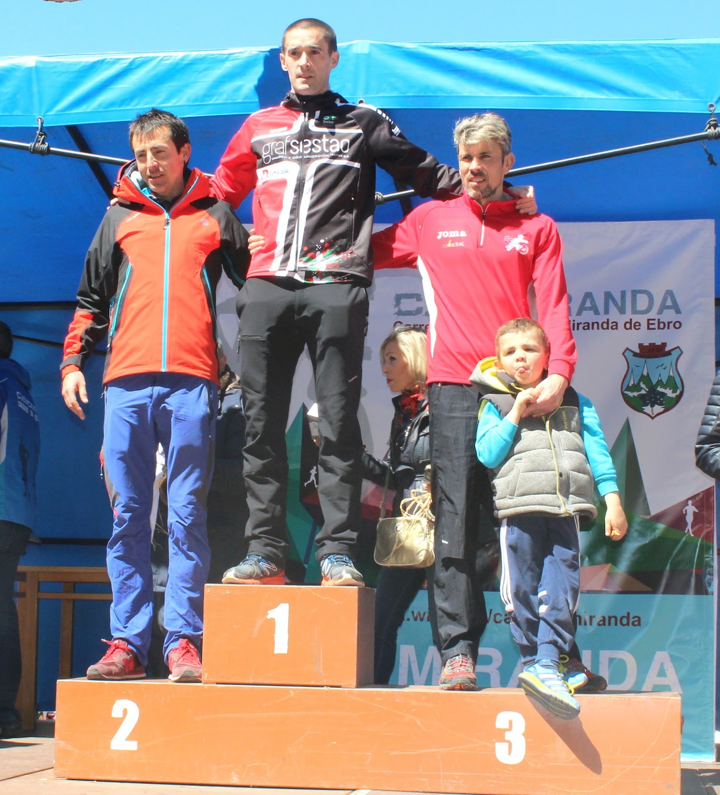 Podio masculino de la V Carrera por Montaña de Miranda de Ebro. /TRAIL CASTILLA Y LEÓN